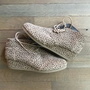TOMS LEOPARD BOOTIES - EUC - SIZE 8